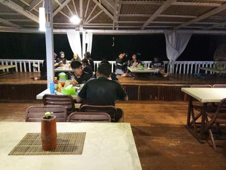 Long Beach Garden Kampung Kuala Besut Exterior photo