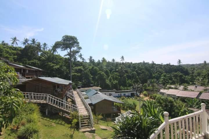 Long Beach Garden Kampung Kuala Besut Exterior photo