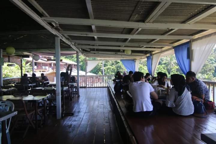 Long Beach Garden Kampung Kuala Besut Exterior photo