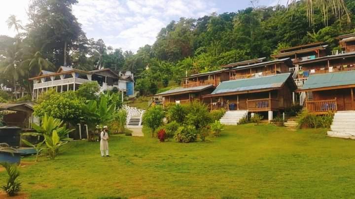 Long Beach Garden Kampung Kuala Besut Exterior photo