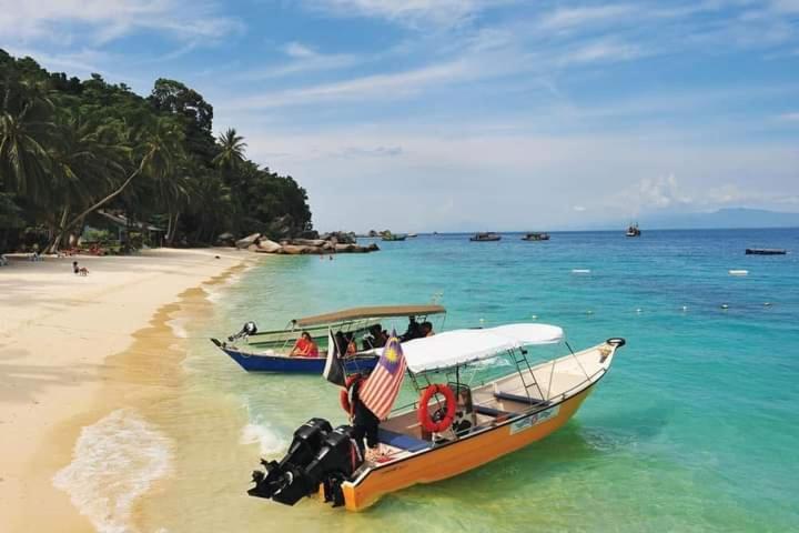 Long Beach Garden Kampung Kuala Besut Exterior photo