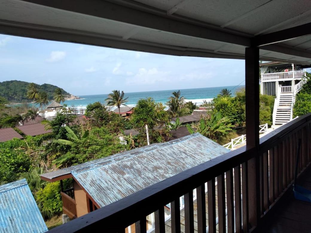 Long Beach Garden Kampung Kuala Besut Exterior photo