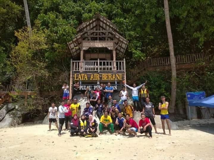 Long Beach Garden Kampung Kuala Besut Exterior photo